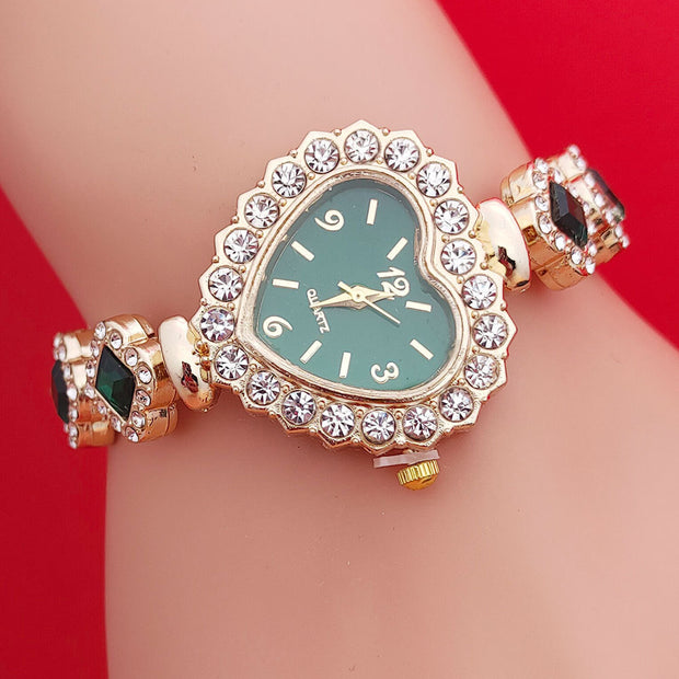 Fashion Love Shape Bracelet Watch Set Diamond Colored Heart Quartz Watch